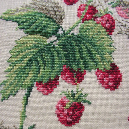 Linen «Framboises» study (maxi pattern)